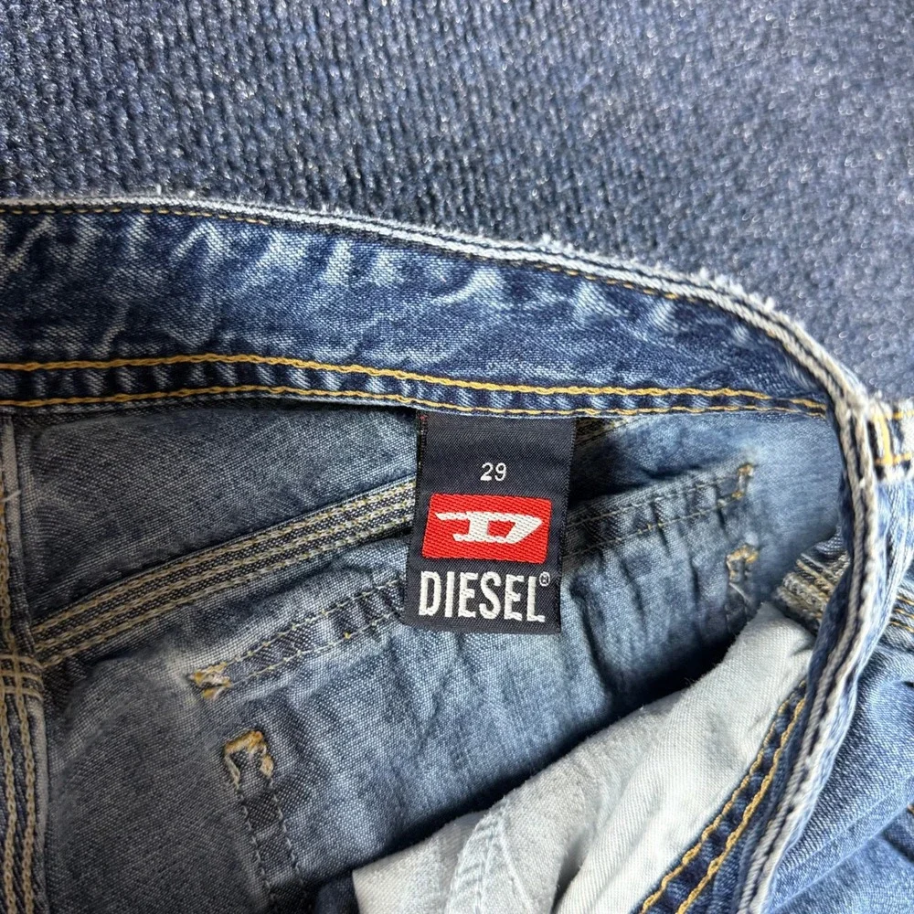 Diesel Straight Leg Denim Jeans Mens 29 W28 L30.5 Medium Wash Cotton Italy